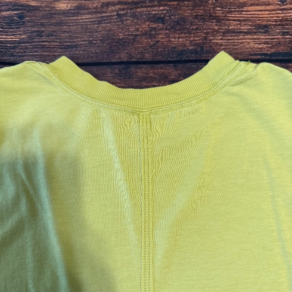 Lululemon Muscle Tank - Picture 5 of 8